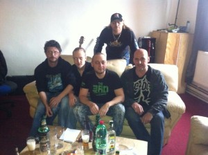 Heavy-metalová skupina AHARD  v nahrávacím studiu Mroš