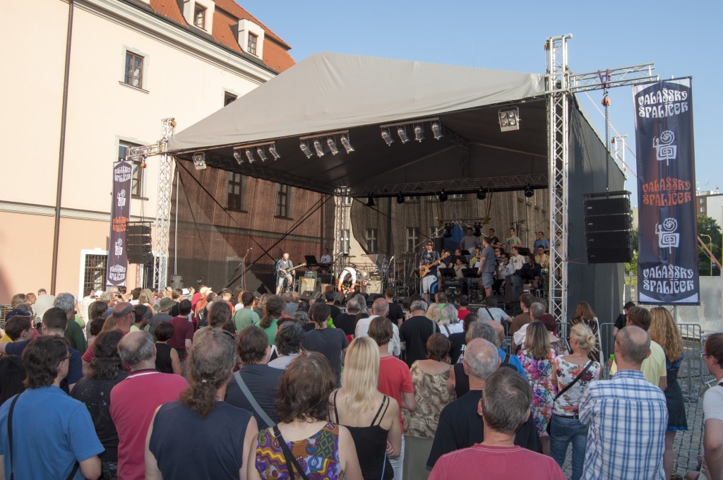 Valašský špalíček 2016 - Blue effect & KYX Orchestra (cz)_foto Ondřej Smolka